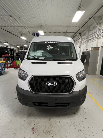 2026 FORD TRANSIT - 10 PASSENGER SHUTTLE - OXFORD WHITE - GRAY SEATING - 2026 FORD TRANSIT SHUTTLE - Image 2 of 18