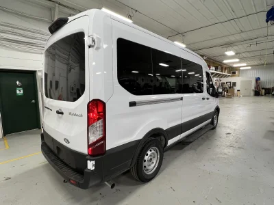 2026 FORD TRANSIT - 10 PASSENGER SHUTTLE - OXFORD WHITE - GRAY SEATING - 2026 FORD TRANSIT SHUTTLE - Image 14 of 18