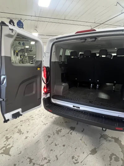 2026 FORD TRANSIT - 10 PASSENGER RECONFIGURATION - OXFORD WHITE - BLACK OEM SEATING - 2026 FORD TRANSIT SHUTTLE - Image 10 of 18