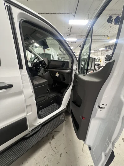 2026 FORD TRANSIT - 10 PASSENGER RECONFIGURATION - OXFORD WHITE - BLACK OEM SEATING - 2026 FORD TRANSIT SHUTTLE - Image 5 of 18