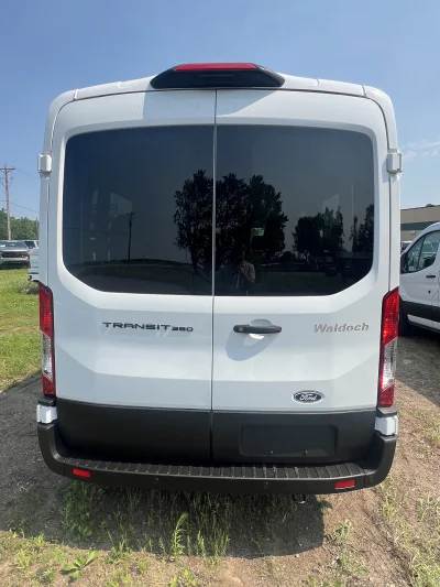 2026 FORD TRANSIT - SHUTTLE PACKAGE - OXFORD WHITE - GRAY SEATING - 2026 FORD TRANSIT SHUTTLE - Image 14 of 18