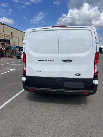 2026 FORD TRANSIT T350 - SPECIALTY VAN - OXFORD WHITE (PNYW3) - GRAY SEATING - 2026 FORD TRANSIT SPECIALTY - Image 18 of 21