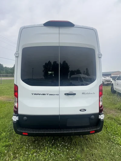 2026 FORD TRANSIT 350 - SPECIALTY PACKAGE - OXFORD WHITE (YZ) - QUICKSILVER SEATING - 2026 FORD TRANSIT SPECIALTY - Image 13 of 17