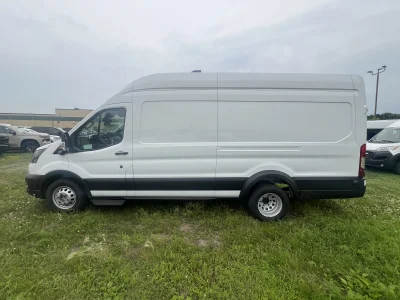 2026 FORD TRANSIT 350 - SPECIALTY PACKAGE - OXFORD WHITE (YZ) - QUICKSILVER SEATING - 2026 FORD TRANSIT SPECIALTY - Image 15 of 17