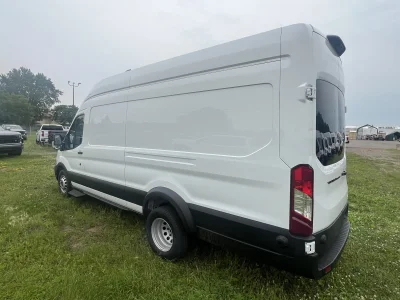 2026 FORD TRANSIT 350 - SPECIALTY PACKAGE - OXFORD WHITE (YZ) - QUICKSILVER SEATING - 2026 FORD TRANSIT SPECIALTY - Image 14 of 17