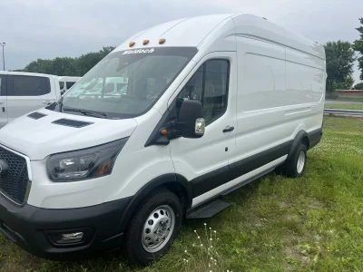 2026 FORD TRANSIT 350 - SPECIALTY PACKAGE - OXFORD WHITE (YZ) - QUICKSILVER SEATING - 2026 FORD TRANSIT SPECIALTY - Image 3 of 17