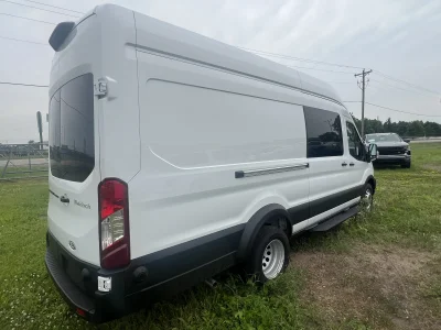 2026 FORD TRANSIT 350 - SPECIALTY PACKAGE - OXFORD WHITE (YZ) - QUICKSILVER SEATING - 2026 FORD TRANSIT SPECIALTY - Image 12 of 17