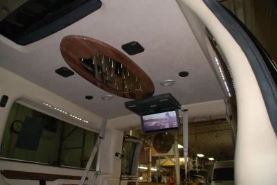 BLACK SWB LT - 2014 GMC  GALAXY - Image 17 of 36