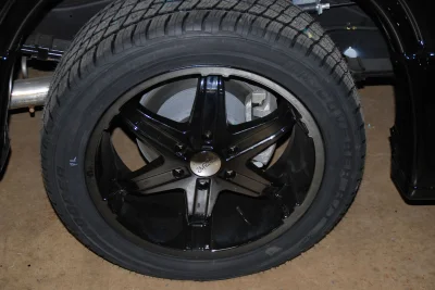 BLACK SWB LT - 2014 GMC  GALAXY - Image 25 of 36