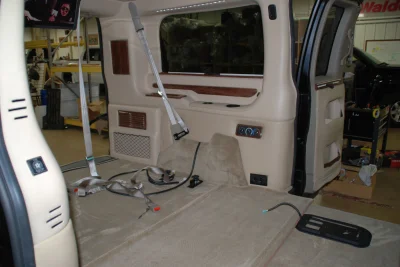 BLACK SWB LT - 2014 GMC  GALAXY - Image 29 of 36