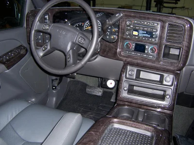 INTERIORS - 2014 GMC SIERRA 1500 CUSTOM - Image 15 of 45