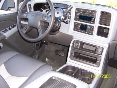 INTERIORS - 2014 GMC SIERRA 1500 CUSTOM - Image 2 of 45