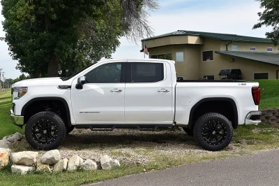 SUMMIT WHITE 3 - 2020 GMC SIERRA 1500 LIFT - Image 3 of 8