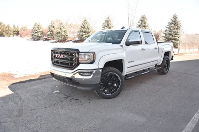 SUMMIT WHITE 2 - 2020 GMC SIERRA 1500 M80 - Image 4 of 15