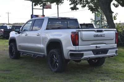 2022 GMC 1500 LEVEL PACKAGE WITH CUSTOM UPGRADES BY WALDOCH - 2022 GMC SIERRA 1500 LEVEL - Image 2 of 37