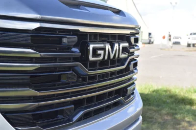 2022 GMC 1500 LEVEL PACKAGE WITH CUSTOM UPGRADES BY WALDOCH - 2022 GMC SIERRA 1500 LEVEL - Image 14 of 37