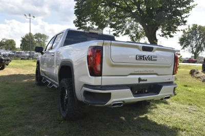 2022 GMC 1500 LEVEL PACKAGE WITH CUSTOM UPGRADES BY WALDOCH - 2022 GMC SIERRA 1500 LEVEL - Image 30 of 37