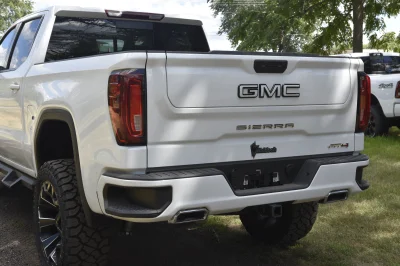 2023 GMC SIERRA 1500 LIFT PACKAGE BY WALDOCH WHITE - 2023 GMC SIERRA 1500 LIFT - Image 2 of 18