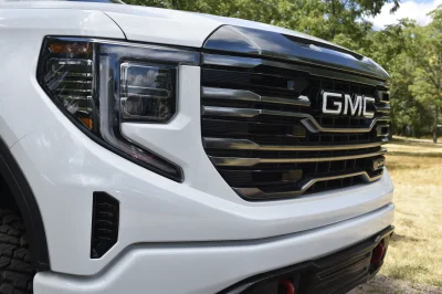 2023 GMC SIERRA 1500 LIFT PACKAGE BY WALDOCH WHITE - 2023 GMC SIERRA 1500 LIFT - Image 3 of 67