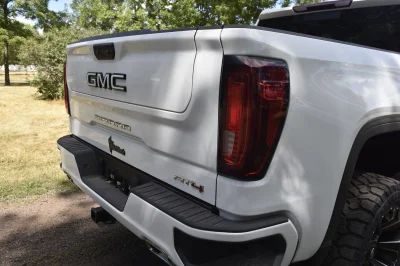 2023 GMC SIERRA 1500 LIFT PACKAGE BY WALDOCH WHITE - 2023 GMC SIERRA 1500 LIFT - Image 33 of 67