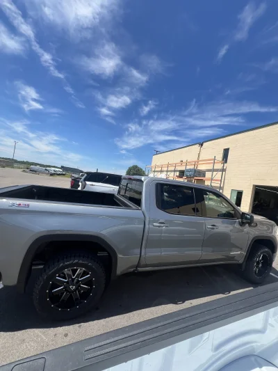 2026 GMC SIERRA 1500 - LEVEL PACKAGE - STERLING METALLIC (GXD) - 2026 GMC SIERRA 1500 LEVEL - Image 5 of 15