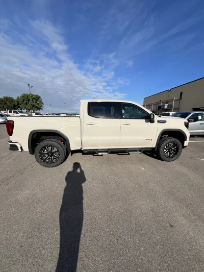 2026 GMC SIERRA 1500 - LEVEL PACKAGE - COASTAL DUNE (G42) - 2026 GMC SIERRA 1500 LEVEL - Image 13 of 15