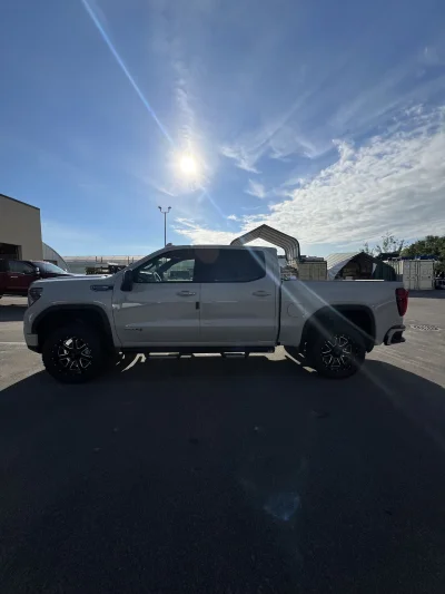 2026 GMC SIERRA 1500 - LEVEL PACKAGE - COASTAL DUNE (G42) - 2026 GMC SIERRA 1500 LEVEL - Image 4 of 15