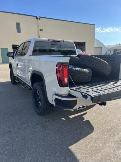 2026 GMC SIERRA 1500 - LEVEL PACKAGE - COASTAL DUNE (G42) - 2026 GMC SIERRA 1500 LEVEL - Image 9 of 15