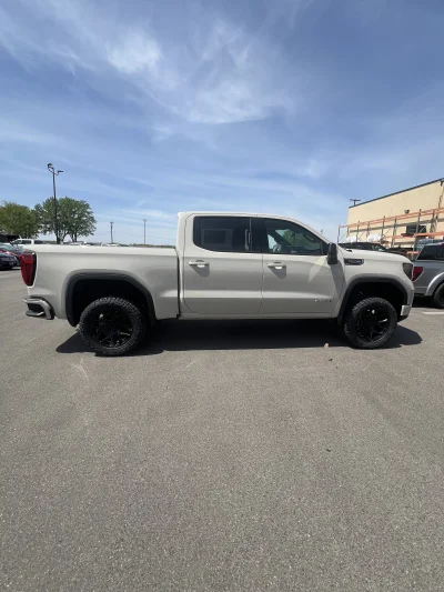 CUSTOM GMC SIERRA 1500 LEVEL PACKAGE BUILT BY THE BEST BUILT BY WALDOCH - 2026 GMC SIERRA 1500 LEVEL - Image 5 of 13