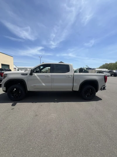 CUSTOM GMC SIERRA 1500 LEVEL PACKAGE BUILT BY THE BEST BUILT BY WALDOCH - 2026 GMC SIERRA 1500 LEVEL - Image 3 of 13