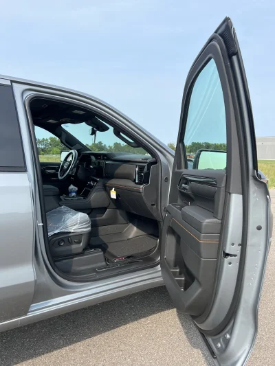 CUSTOM GMC SIERRA 1500 LEVEL PACKAGE BUILT BY WALDOCH - 2026 GMC SIERRA 1500 LEVEL - Image 4 of 16