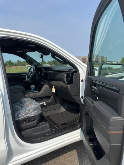 CUSTOM GMC SIERRA 1500 LEVEL PACKAGE BUILT BY THE BEST BUILT BY WALDOCH - 2026 GMC SIERRA 1500 LEVEL - Image 7 of 17