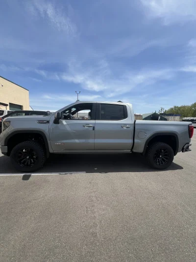 24848 - 2026 GMC  SIERRA 1500 - LEVEL PACKAGE - STERLING METALLIC (GXD) - 2026 GMC SIERRA 1500 LEVEL - Image 3 of 14