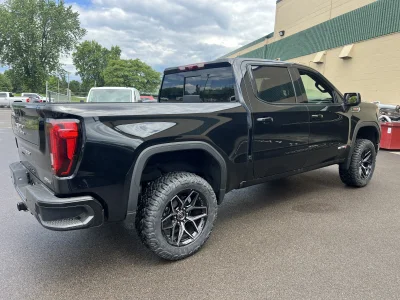 2026 GMC SIERRA 1500 - LEVEL PACKAGE - BLACK (GBA) - 2026 GMC SIERRA 1500 LEVEL - Image 9 of 21