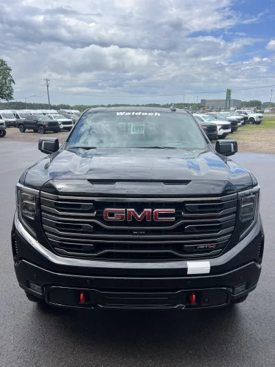 2026 GMC SIERRA 1500 - LEVEL PACKAGE - BLACK (GBA) - 2026 GMC SIERRA 1500 LEVEL - Image 2 of 21
