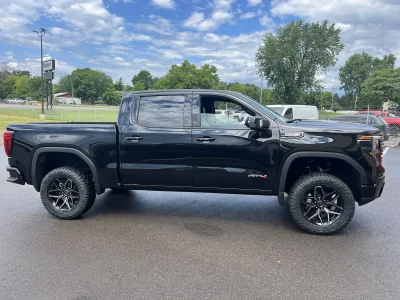 2026 GMC SIERRA 1500 - LEVEL PACKAGE - BLACK (GBA) - 2026 GMC SIERRA 1500 LEVEL - Image 4 of 21