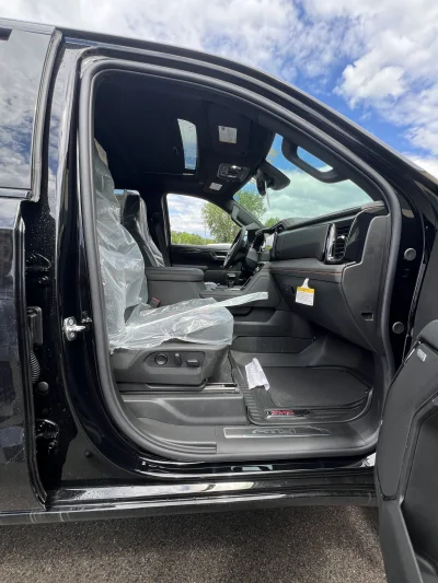 2026 GMC SIERRA 1500 - LEVEL PACKAGE - BLACK (GBA) - 2026 GMC SIERRA 1500 LEVEL - Image 6 of 21