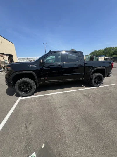 2026 GMC SIERRA 1500  - LEVEL PACKAGE - ONYX BLACK (GBA) - 2026 GMC SIERRA 1500 LEVEL - Image 4 of 15