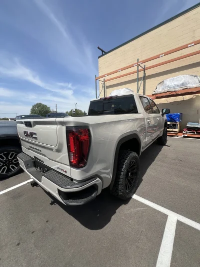 2026 GMC SIERRA - LEVEL PACKAGE -  COASTAL DUNE (G42) - 2026 GMC SIERRA 1500 LEVEL - Image 12 of 15
