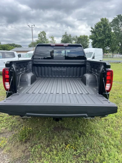 2026 GMC SIERRA 1500 - LEVEL PACKAGE - ONYX BLACK (GBA) - 2026 GMC SIERRA 1500 LEVEL - Image 16 of 19