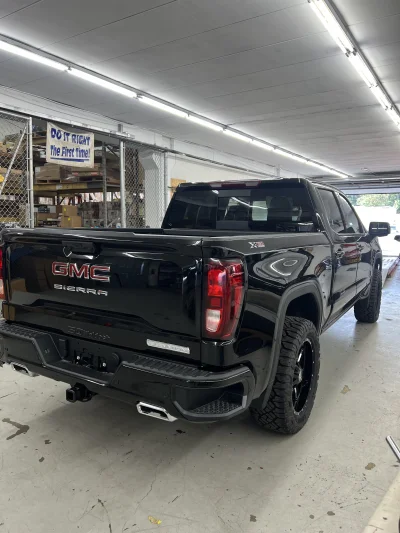 2026 GMC SIERRA 1500 - LEVEL PACKAGE - ONYX BLACK (GBA) - 2026 GMC SIERRA 1500 LEVEL - Image 13 of 15