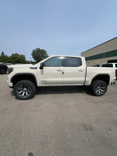 GMC SIERRA 1500 AT4 LIFT PACKAGE CUSTOM BUILT BY WALDOCH BUILT BY THE BEST - 2026 GMC SIERRA 1500 LIFT - Image 4 of 13