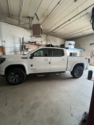 2026 GMC SIERRA 1500 - M80X PACKAGE - SUMMIT WHITE (GAZ) - 2026 GMC SIERRA 1500 M80X - Image 4 of 15