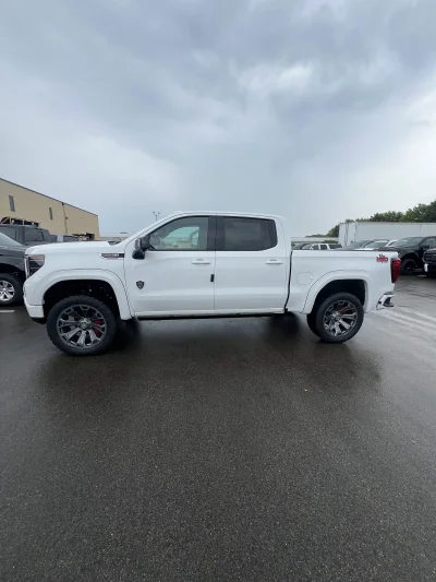CUSTOM GMC SIERRA M80X PACKAGE BUILT BY THE BEST BUILT BY WALDOCH - 2026 GMC SIERRA 1500 M80X - Image 4 of 13