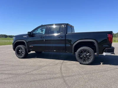 2026 GMC SIERRA 1500-AT4 - LEVEL PACKAGE - ONYX BLACK (GBA) - 2026 GMC SIERRA 1500 - Image 17 of 19