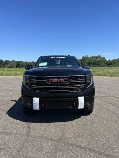 2026 GMC SIERRA 1500-AT4 - LEVEL PACKAGE - ONYX BLACK (GBA) - 2026 GMC SIERRA 1500 - Image 2 of 19
