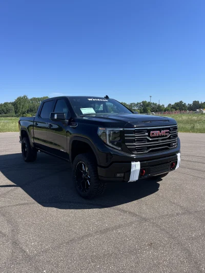 2026 GMC SIERRA 1500-AT4 - LEVEL PACKAGE - ONYX BLACK (GBA) - 2026 GMC SIERRA 1500 - Image 3 of 19