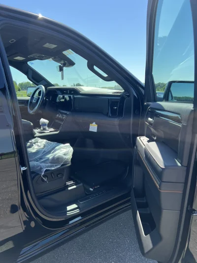 2026 GMC SIERRA 1500-AT4 - LEVEL PACKAGE - ONYX BLACK (GBA) - 2026 GMC SIERRA 1500 - Image 8 of 19