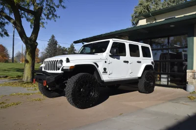 2025 JEEP WRANGLER MAX - WHITE W/ STANDARD WALDOCH JEEP MAX PACKAGE FEATURES - 2025 JEEP WRANGLER MAX - Image 13 of 17