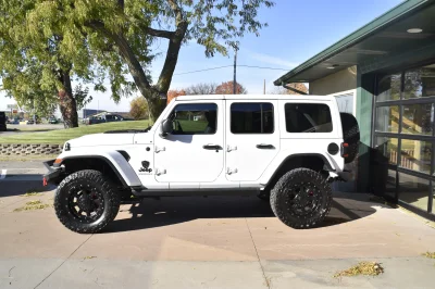 2025 JEEP WRANGLER MAX - WHITE W/ STANDARD WALDOCH JEEP MAX PACKAGE FEATURES - 2025 JEEP WRANGLER MAX - Image 16 of 17